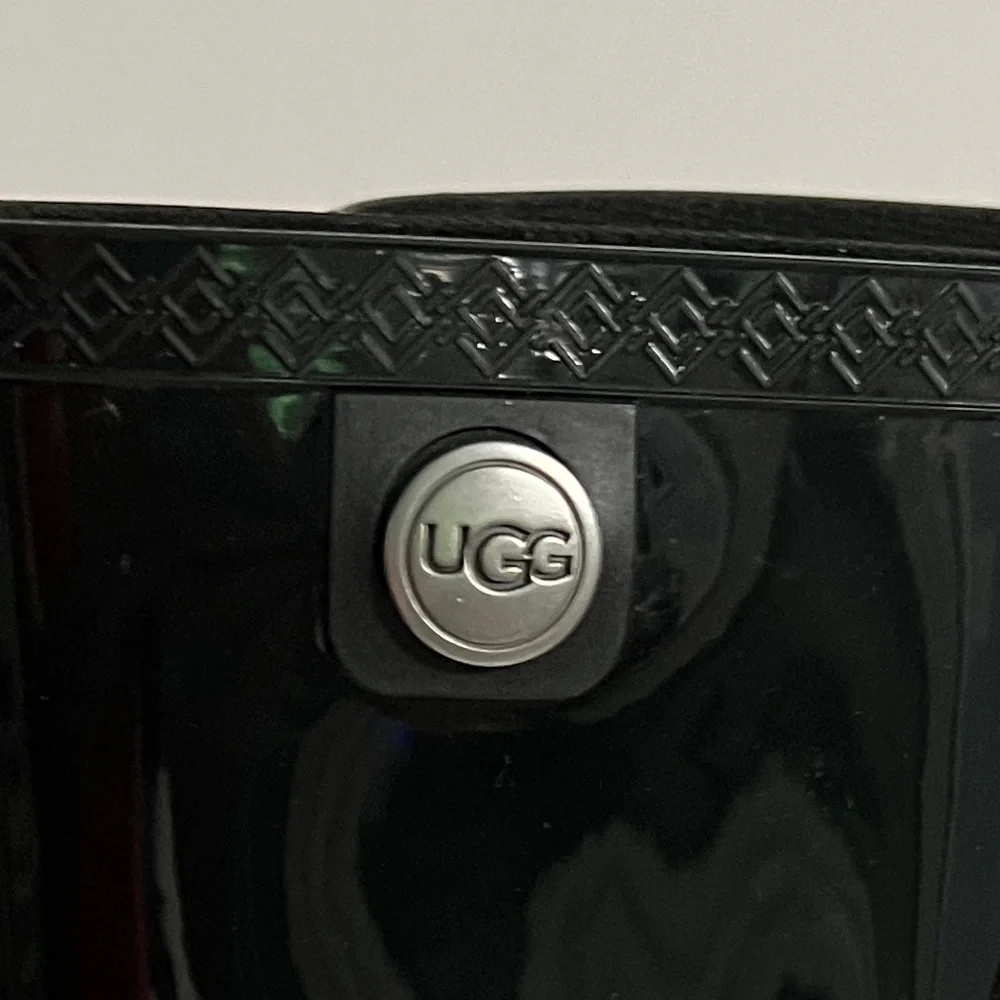 UGG Rubber Rain Boots, women’s size 8. Glossy Boot in Black. Sherpa insoles